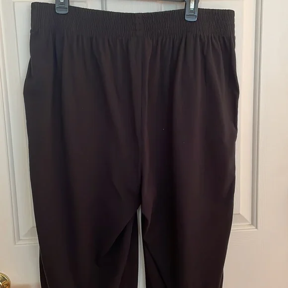 BLACK WIDE LEG CAPRI - Picture 4 of 6